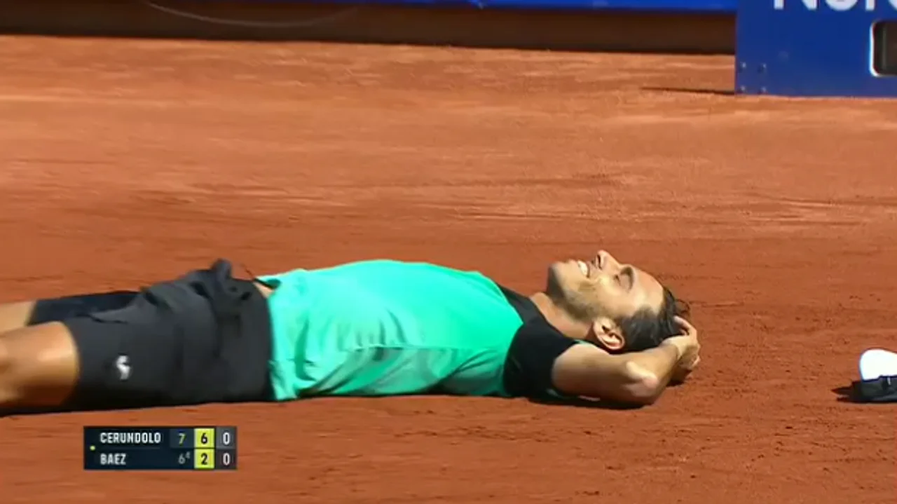 Francisco Cerúndolo celebra en Bastad su primer título ATP