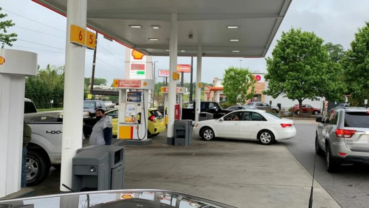 Hackean estaciones de servicio en Estados Unidos para tener combustible gratis