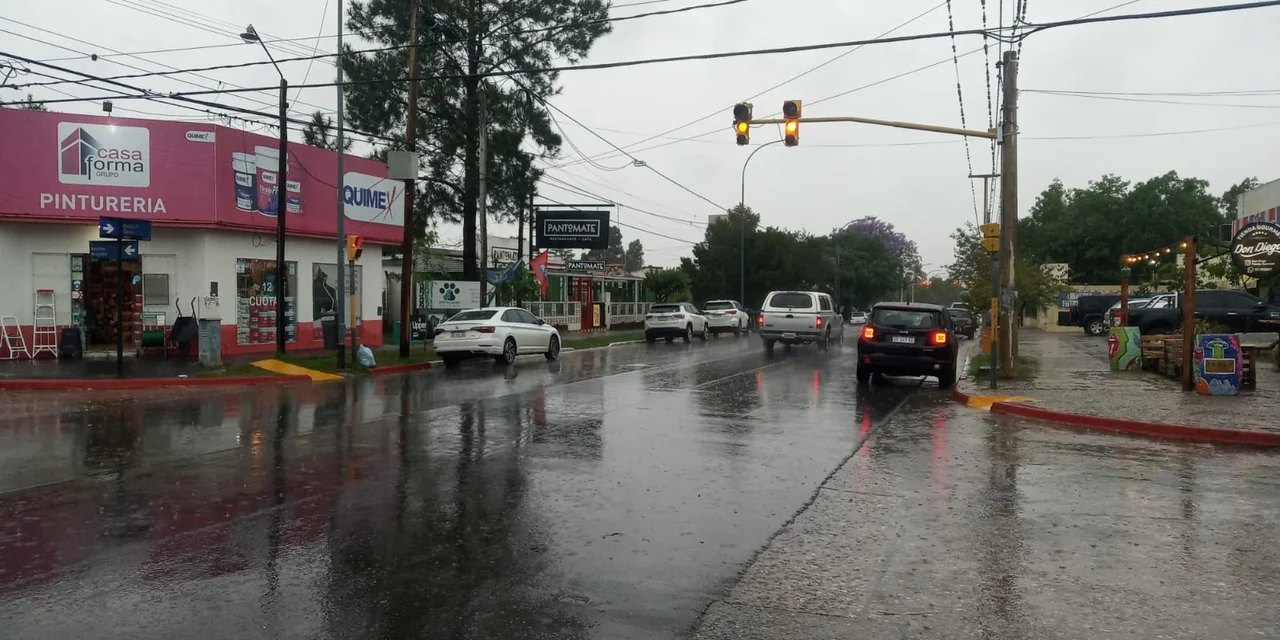 Las lluvias llegarían a la capital este sábado. Imagen: Redacción Cba24n.
