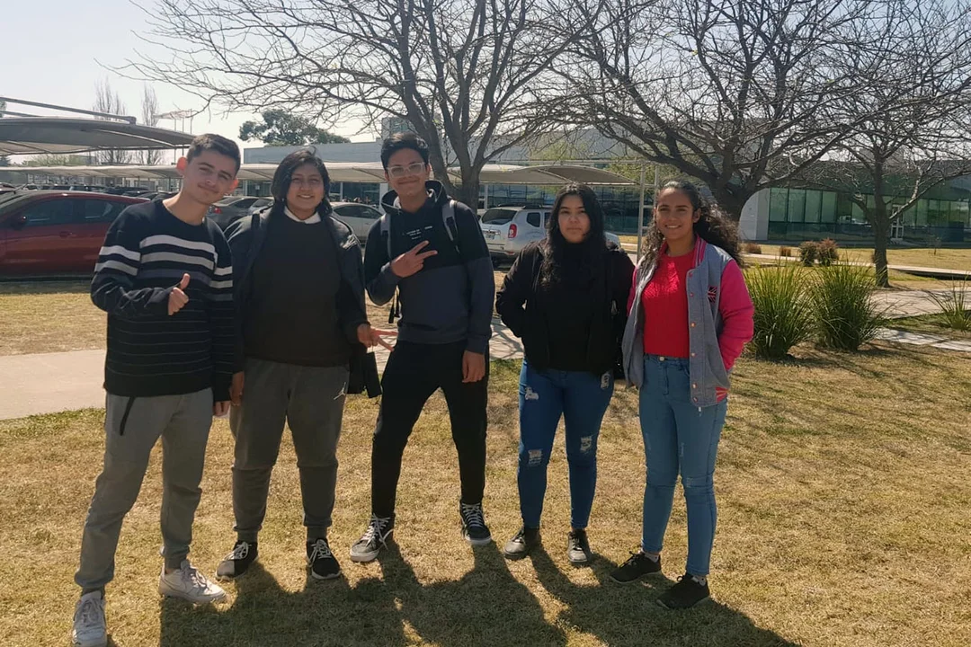 Los alumnos del séptimo año del IPET 129 “Héroes de Malvinas” se animaron a contar su experiencia. (Aguas Cordobesas)