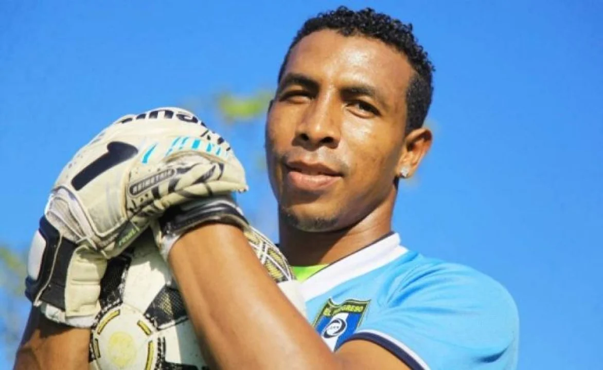 Video: Tremendo error de un arquero que terminó en gol