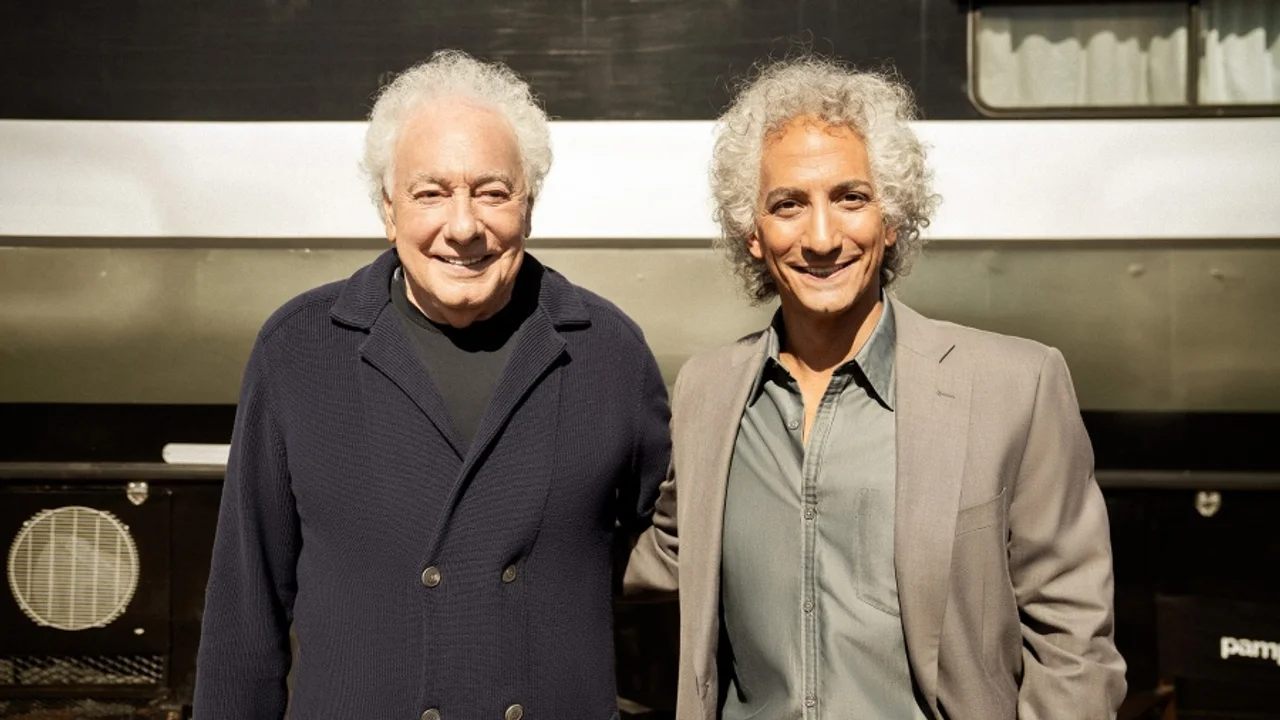 Guillermo Coppola y él mismo en la serie, según Juan Minujín