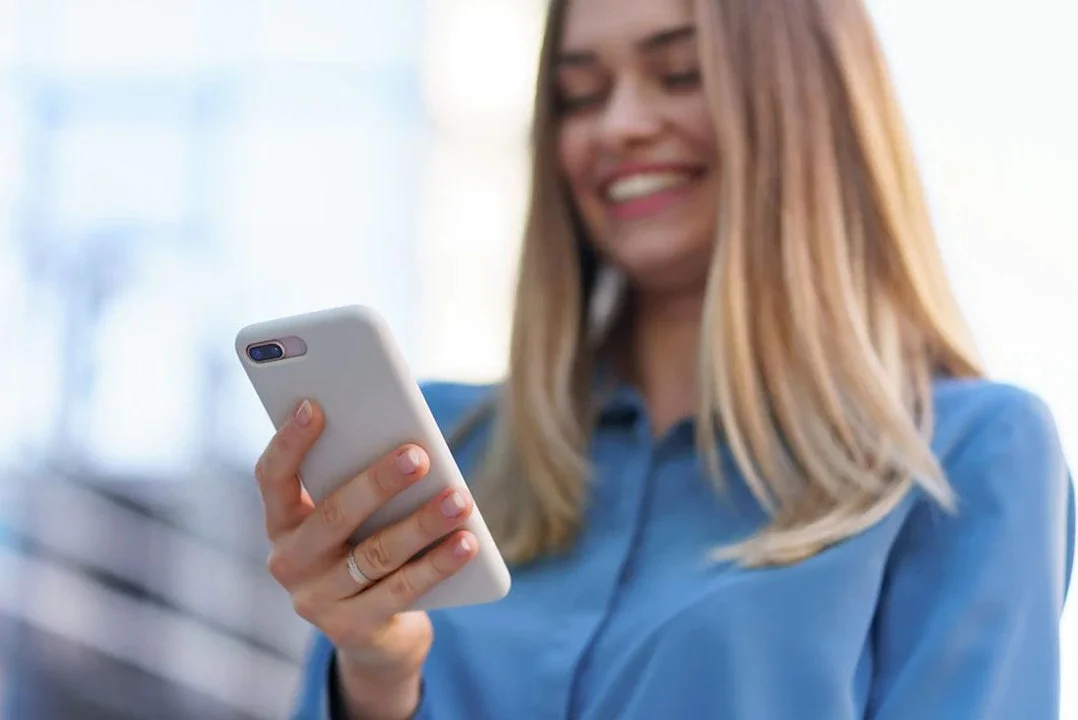 Los usuarios ya pueden navegar por la app de forma más rápida y fácil. Foto: Freepik / Aguas Cordobesas.