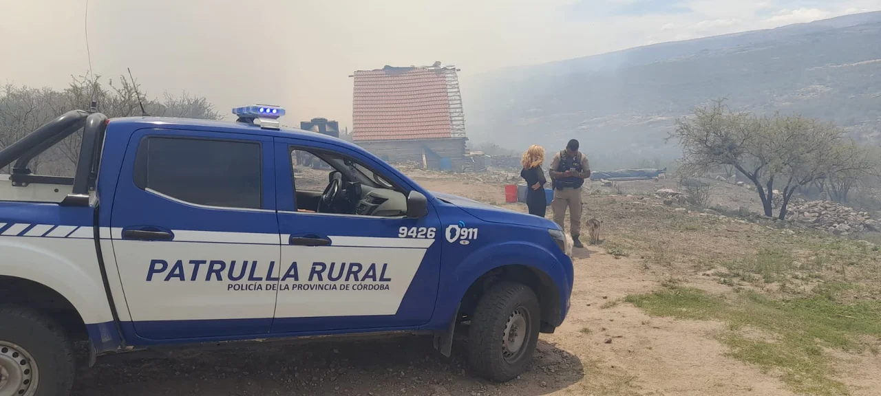 Bomberos controlan gran parte del incendio en Traslasierra
