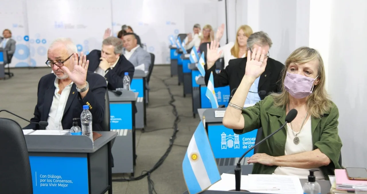 También se aprobaron iniciativas para el cambio de nombres de plazas y la regulación canina. Foto: Concejo Deliberante de Córdoba. 
