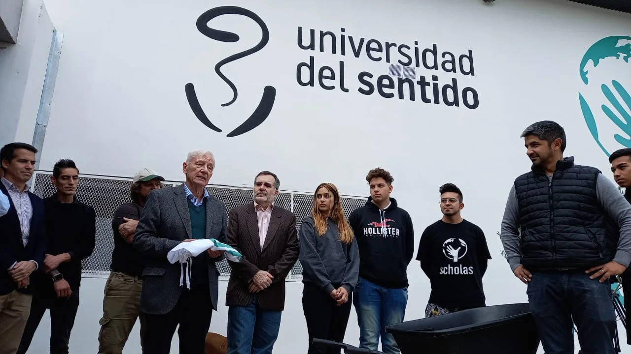 Hugo Juri encabezó la inauguración de la sede de la Universidad del Sentido. Foto: UNC