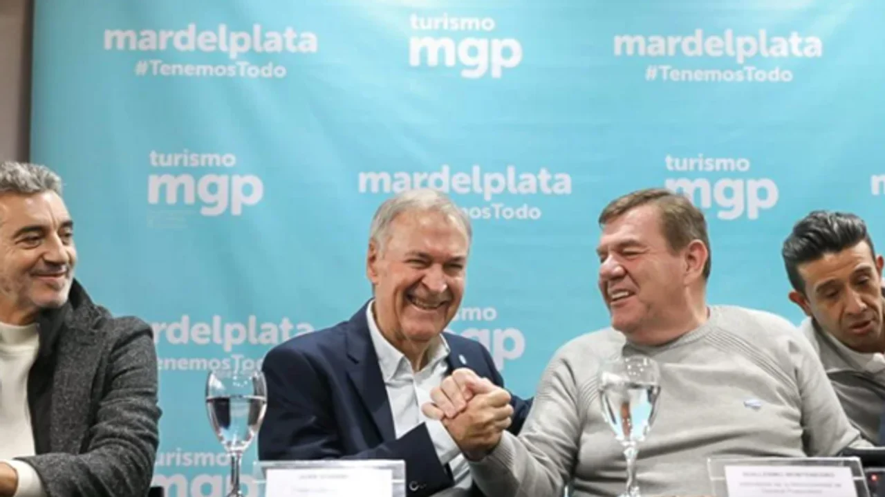 Juan Schiaretti junto al intendente Guillermo Moreno. Imagen: La Capital de Mar del Plata.