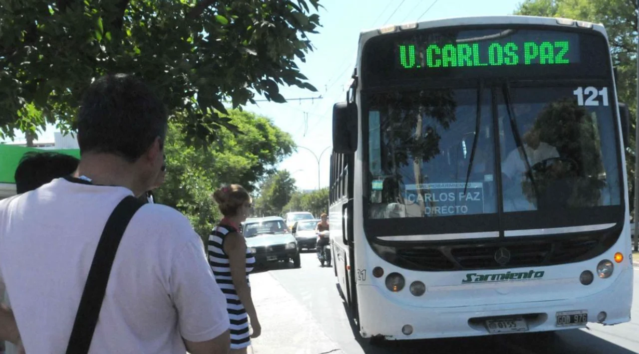Usuarios de interurbanos tienen ómnibus gratuito para unir Nueva Córdoba con la Terminal. Fotografía archivo: radiopresencia.com.ar