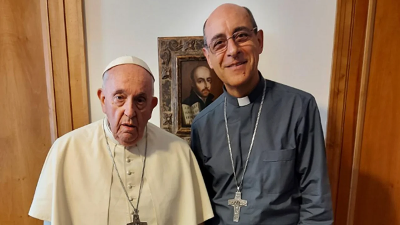 El Papa Francisco junto al arzobispo de La Plata. Imagen: Vatican News. 