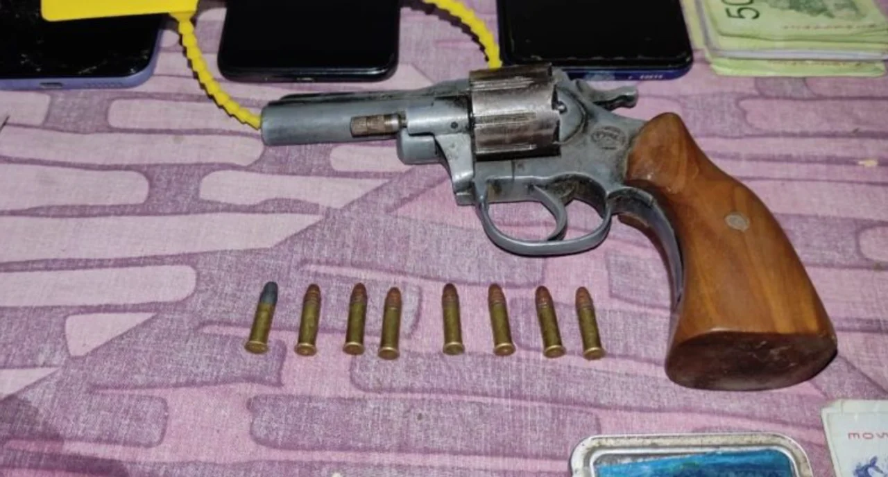 Secuestraron 3 mil dosis de drogas y un revolver con municiones en Santiago Temple. Fotografía: MPF Córdoba.