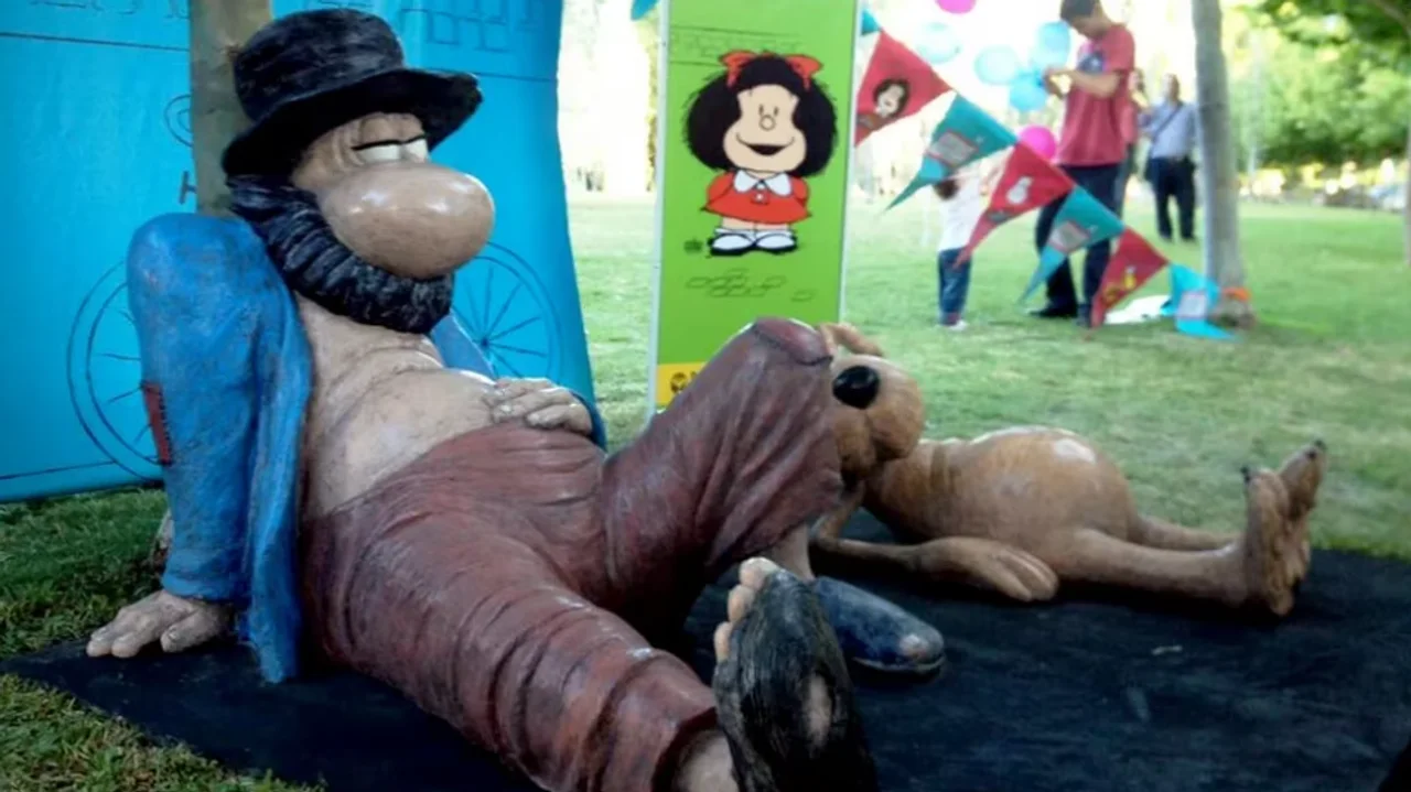 "Diógenes y el Linyera" homenaje en el Paseo de la Historieta.
Monserrat, San Telmo y Puerto Madero son los barrios que alojan a los protagonistas de este homenaje a las principales historietas de la historia argentina: Mafalda, Isidoro, Patoruzú, Clemente y Gaturro, entre otros.