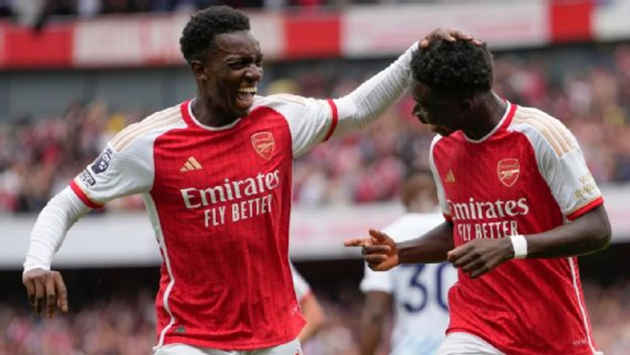 Arsenal comenzó con el pie derecho la Premier superando al Nottingham Forest 2 a 1