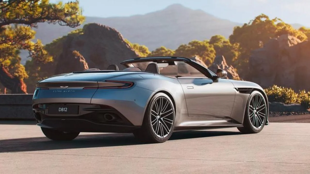 Aston Martin Vantage V12, potente como nunca - LA NACION