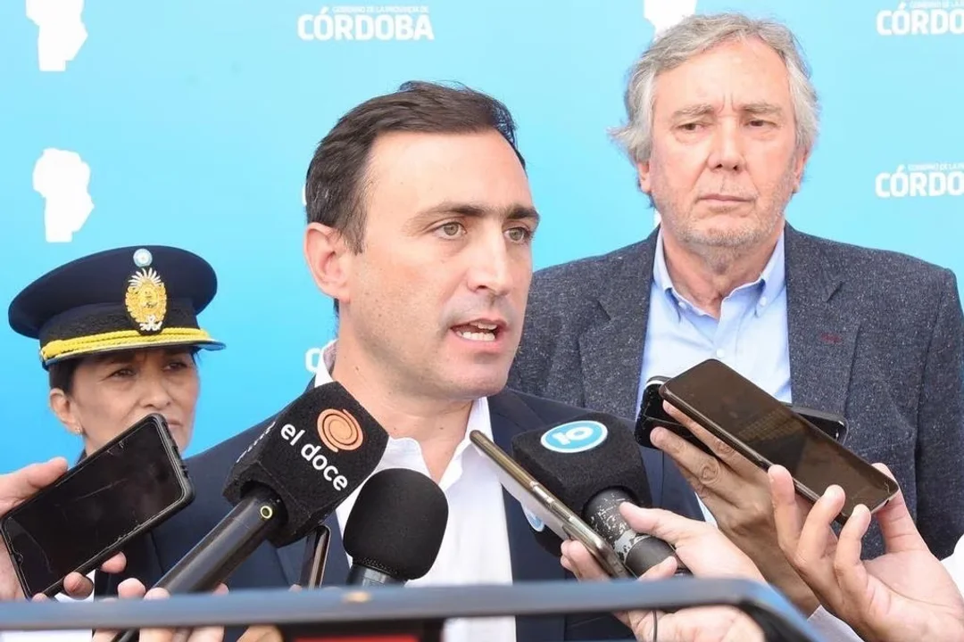 Julián López junto a Claudio Stampalija. Foto: Gobierno de Córdoba.