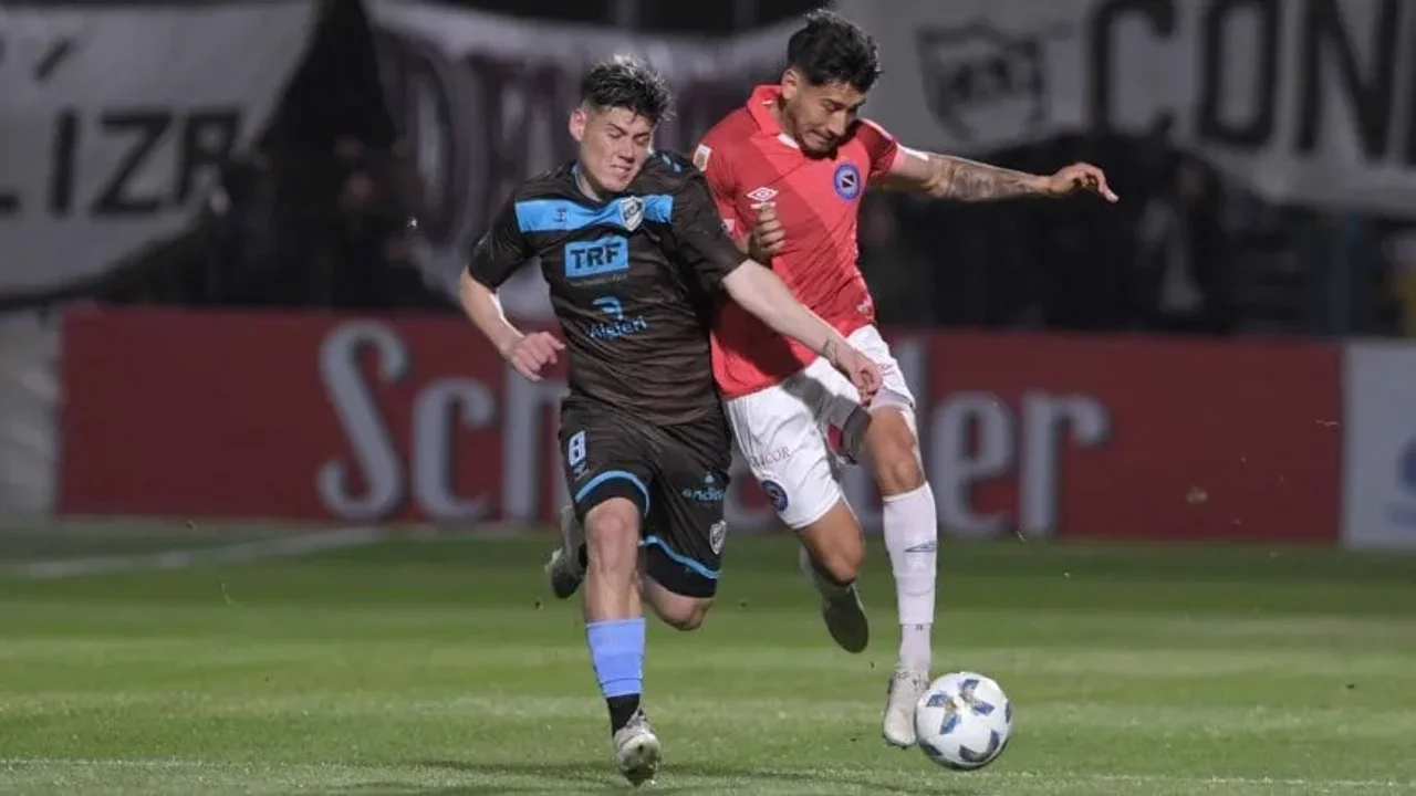 Platense igualó con Argentinos Juniors en Vicente López