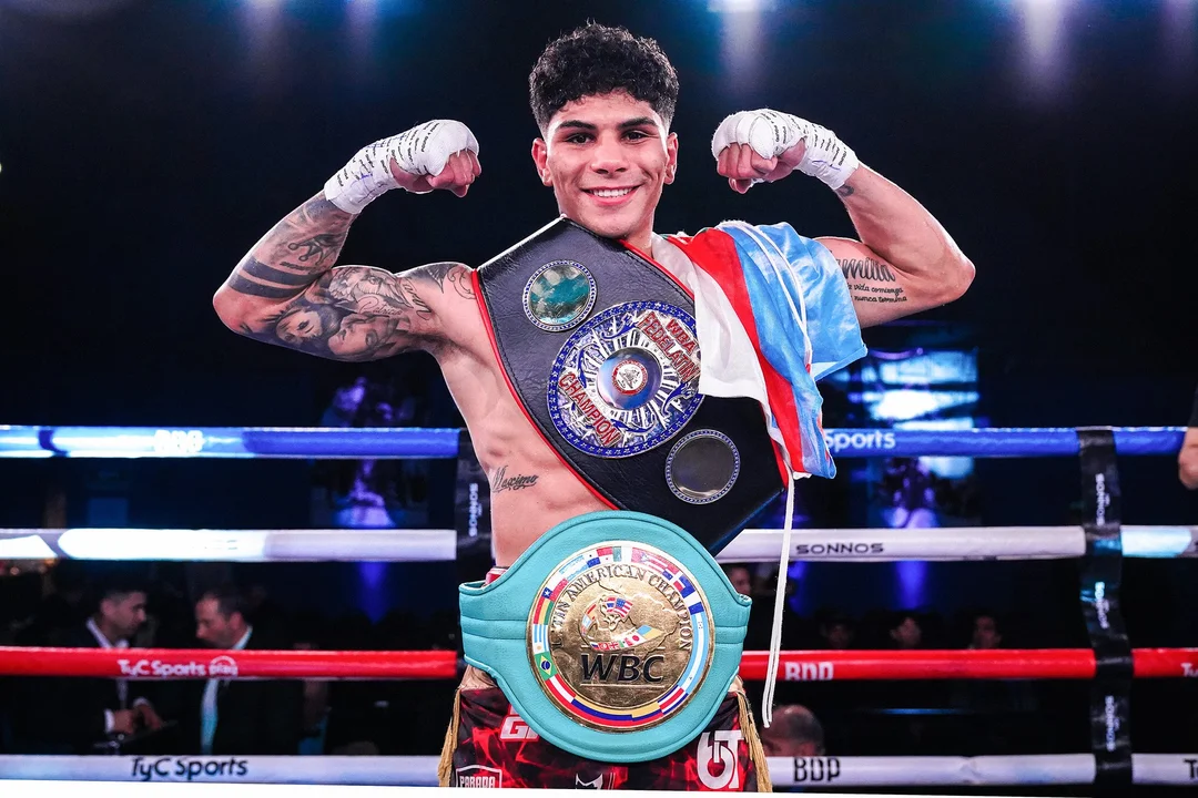 Sansón Rosa logró otra victoria contundente, demostrando su poderío en el ring