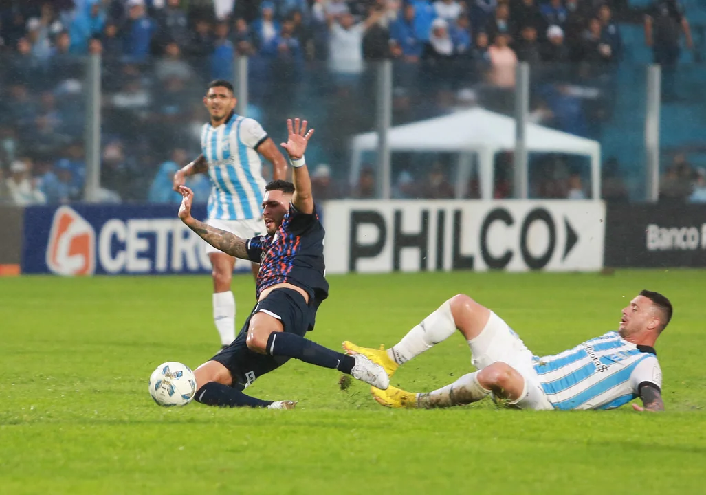 Talleres perdió con Atlético Tucumán por un gol de Estigarribia 