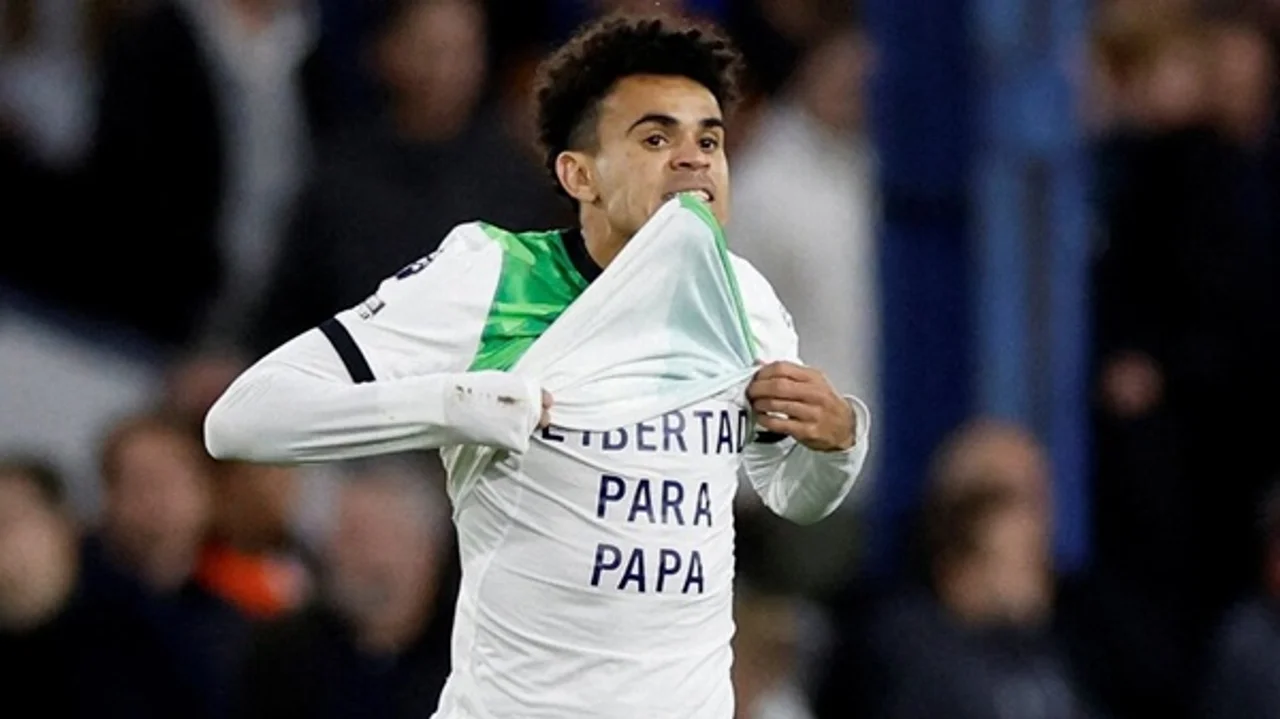 El mensaje de Luis Díaz en el partido Luton Town-Liverpool. Imagen: NA.
