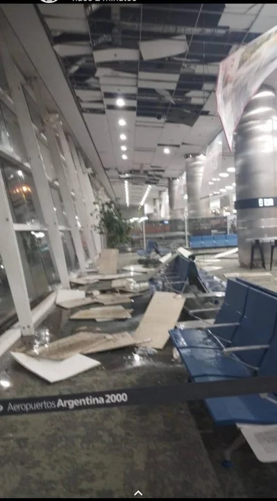 El temporal causó destrozos en Aeroparque