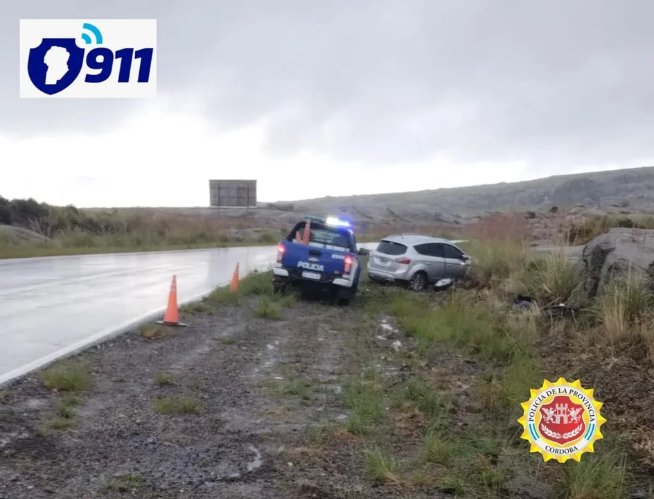 Dos autos despistaron en las Altas Cumbres