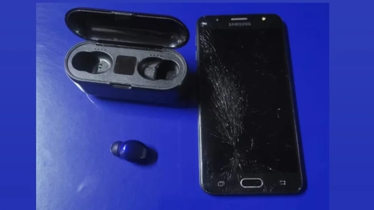 El teléfono recuperado. Foto: Policía