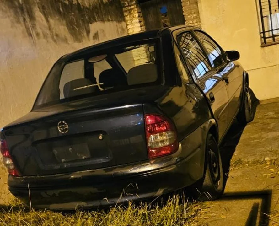 Detienen a un joven y a un adolescente por robo de autos en Córdoba. Fotografía: Policía de Córdoba.
