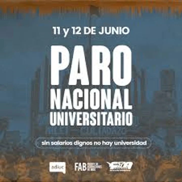 Docentes universitarios inician un paro de 48 horas y protestan en la UNC. Imagen: Instagram Adiuc