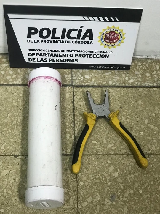 Córdoba: amenazó a su pareja con una bomba casera y fue detenido
