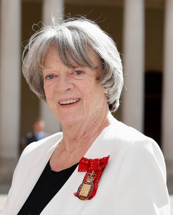 "Dame" Maggie Smith en Hampton Court en 2017, en la celebración del centenario de la Orden de los Compañeros de Honor. Fue una de los 65 integrantes, elegidos por la reina Isabel II por sus contribuciones al arte, la ciencia y la política - Imagen Max Mumby/Indigo - Getty Images Europe / La Nación