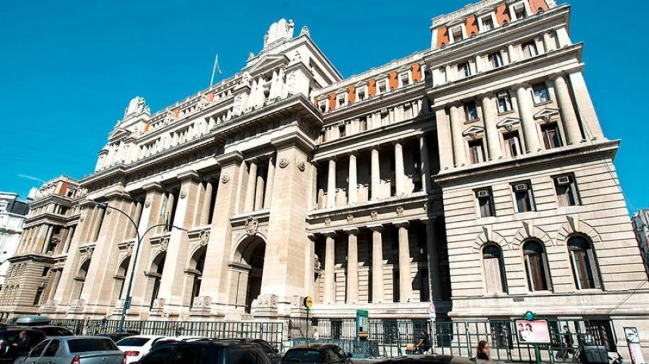 Nombrar jueces de la Corte en comisión es inconstitucional, luego Monarquía absoluta