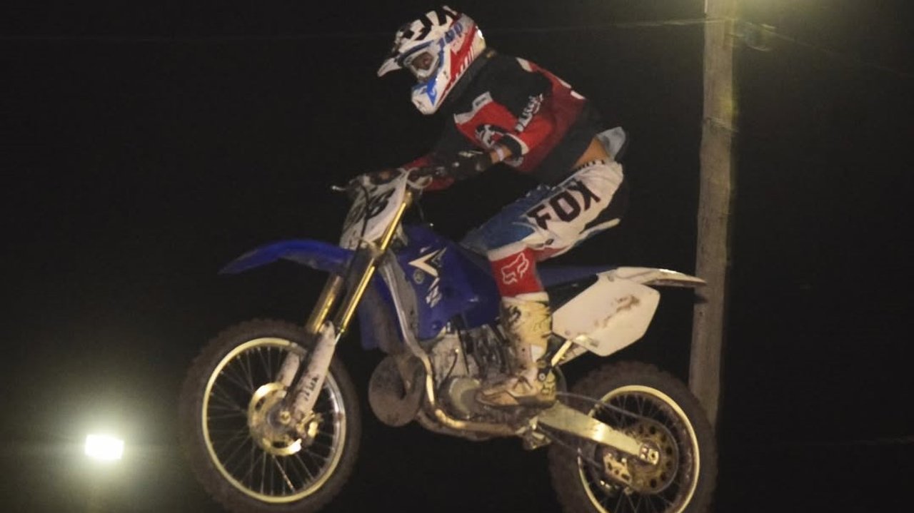 Campeonato de Motocross Nocturno en Laboulaye thumbnail