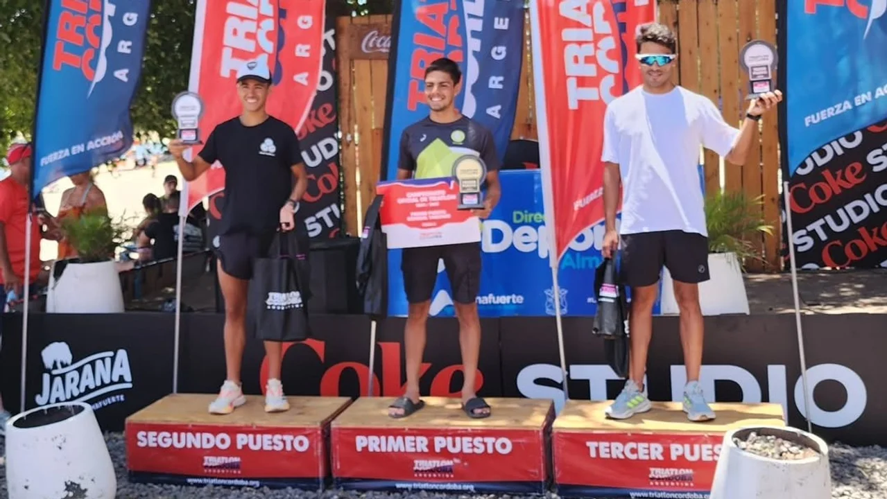 El Campeonato Oficial de Triatlón 2024-2025 continuó con su segunda fecha en Almafuerte