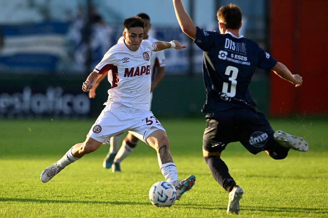 Marcelino Moreno brilló en la goleada de Lanús ante General Lamadrid en la Copa Argentina thumbnail