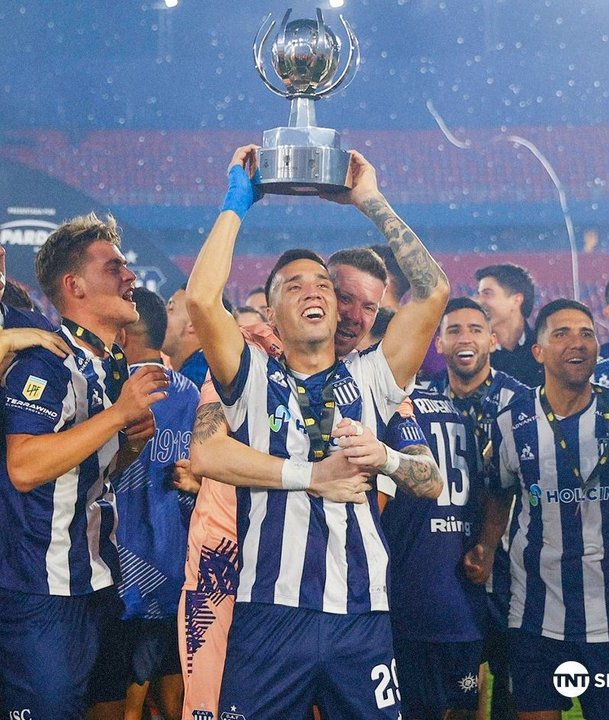 Gastón Benavídez: lágrimas, emoción y un penal que dejó la Supercopa en manos de Talleres thumbnail