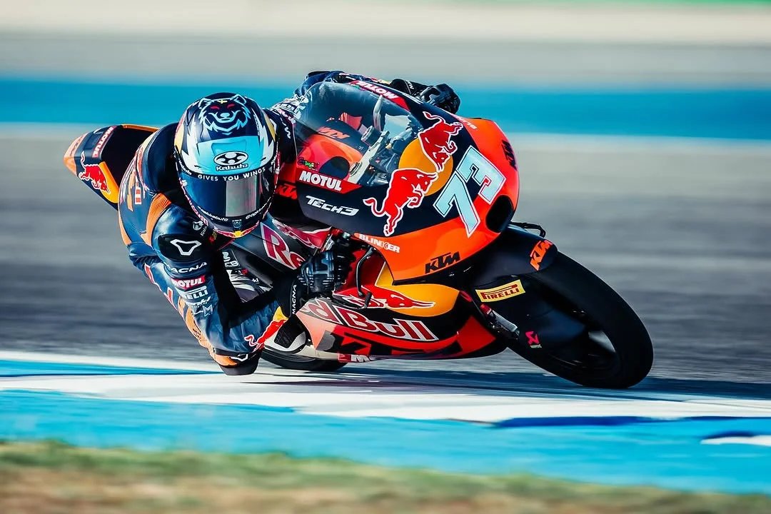 Perrone terminó cuarto en la segunda práctica y pasó a la Q2 de Moto 3 thumbnail