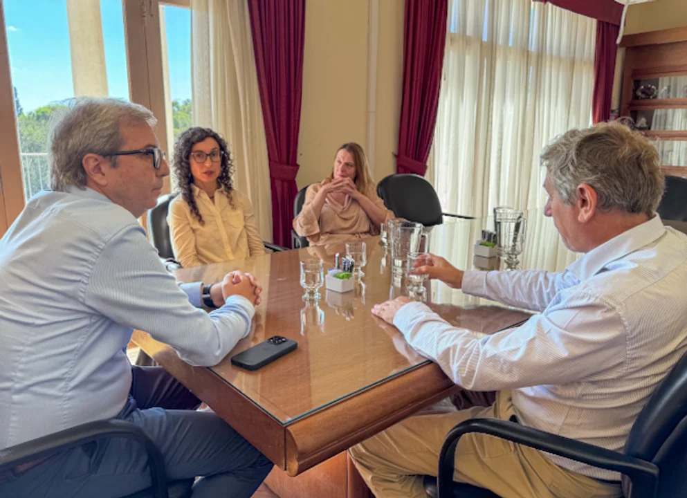 Reunión en el Pabellón Argentina. Foto: UNC.