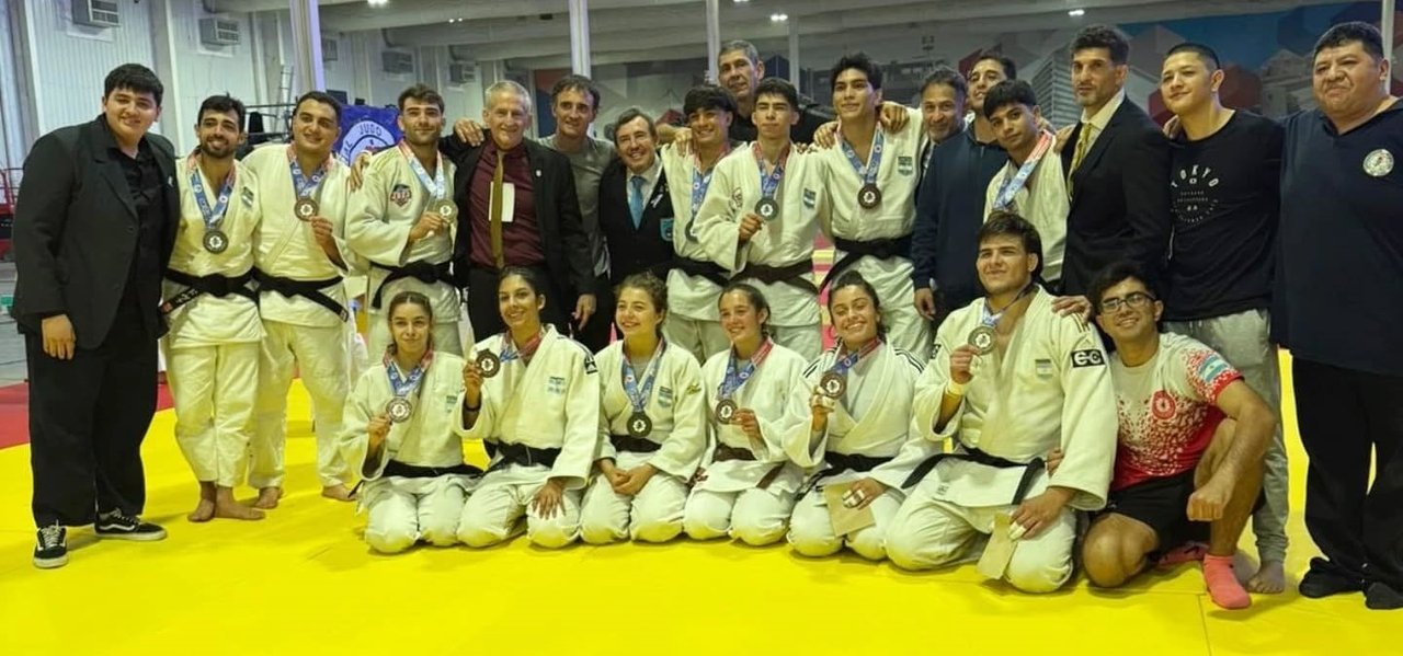 48 medallas fueron obtenidas por judokas cordobeses en el Nacional de Santiago del Estero thumbnail