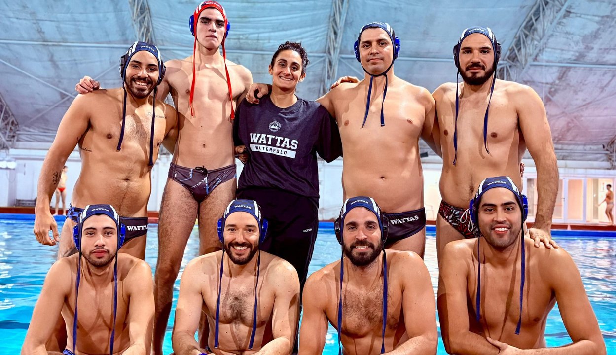 Los Wattas jugaron en Rosario por la Liga "B" de Waterpolo thumbnail