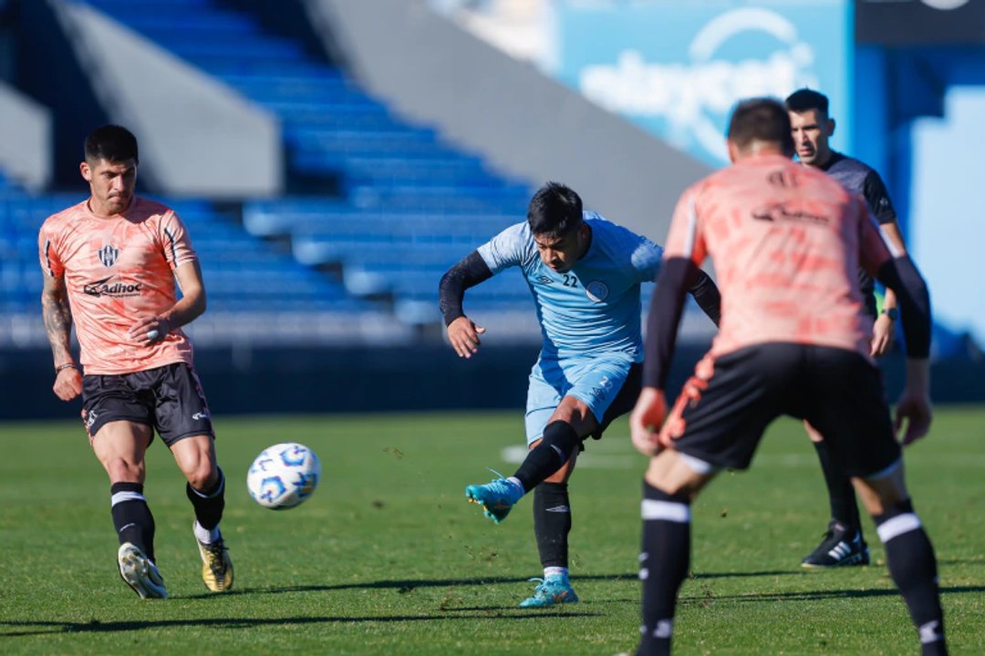 Belgrano enfrentó en dos encuentros a Central Córdoba de Santiago thumbnail
