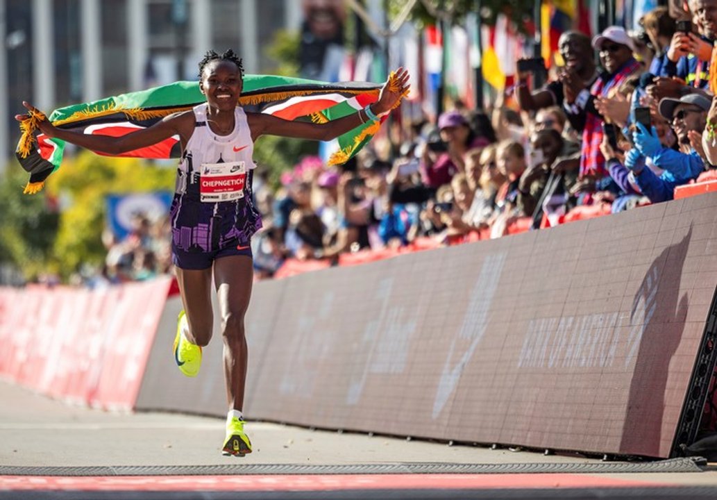 Escándalo en el atletismo: Chepngetich, la dueña del récord mundial de maratón, ha sido suspendida por doping thumbnail