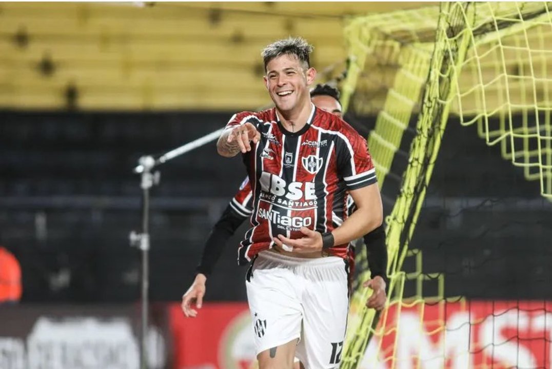 Goleada ferroviaria! Central Córdoba aplastó a Cerro Largo y se metió en octavos de la Copa Sudamericana thumbnail