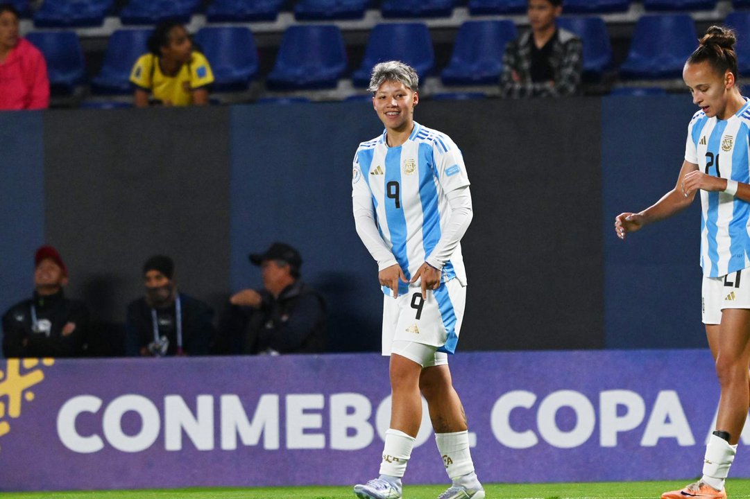 Argentina, con puntaje perfecto, es semifinalista y sueña con la gloria continental thumbnail
