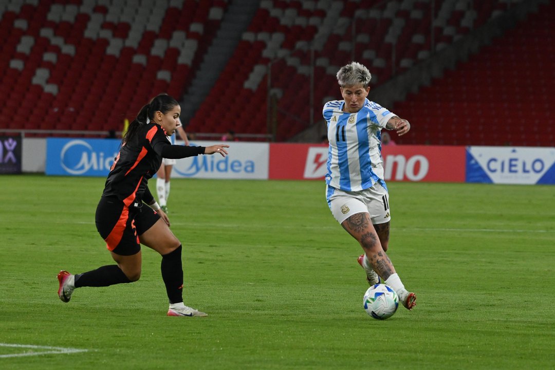 Por penales, Argentina cayó ante Colombia y se quedó fuera de la Copa América Femenina thumbnail