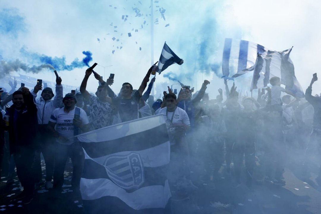 Talleres prepara la caravana: la hinchada podría viajar a Tucumán para visitar a Atlético thumbnail