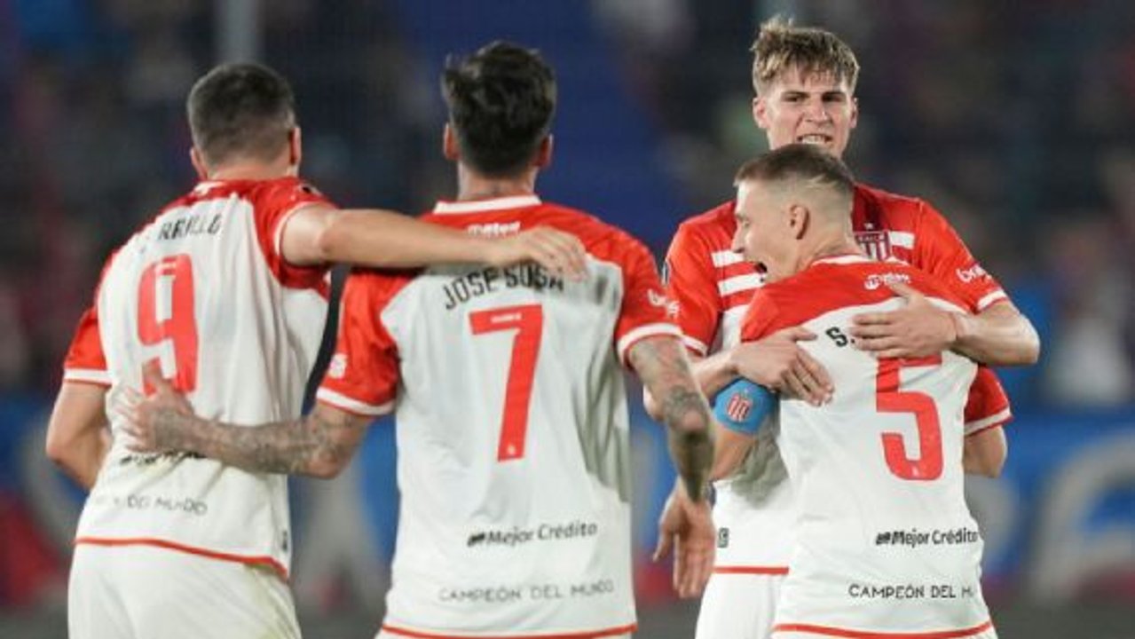 Estudiantes consiguió una victoria agónica y polémica ante Cerro Porteño thumbnail