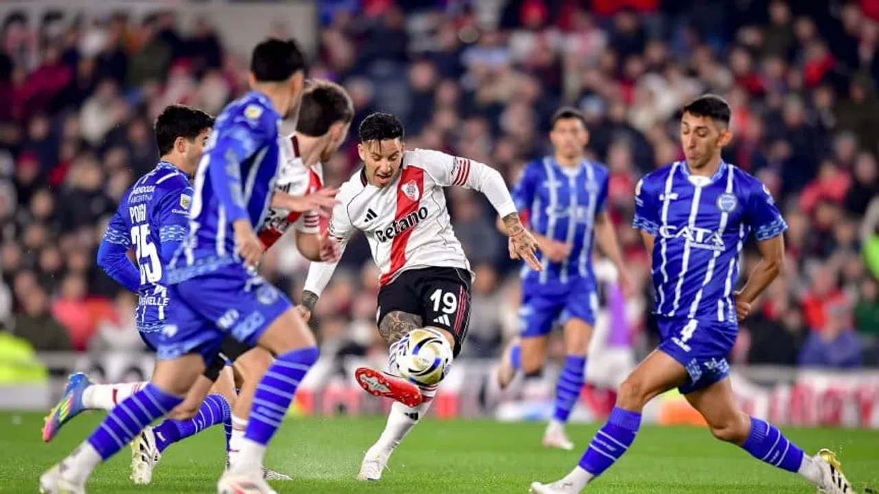 River le ganó a Godoy Cruz en una lluvia de goles en el Monumental thumbnail