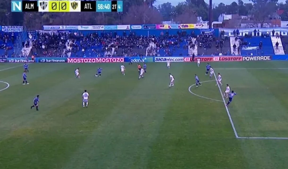 El gol "fantasma" que desató la furia en el ascenso argentino thumbnail