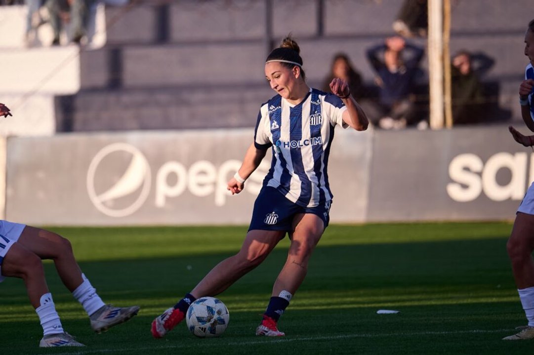 Fútbol femenino: Talleres visita a Racing y se podrá ver por Canal 10 thumbnail
