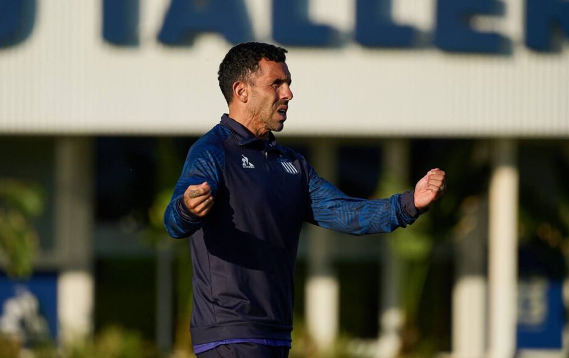 Vuelve el nueve?: el Talleres que piensa Carlos Tévez para visitar a Atlético Tucumán thumbnail