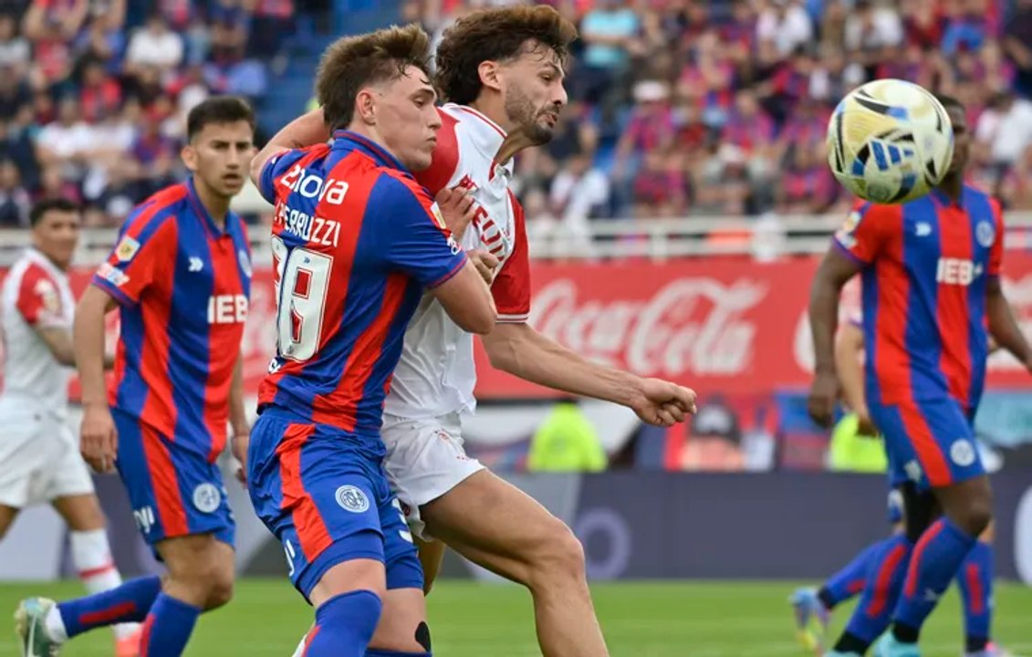 San Lorenzo no pudo con Huracán, que resistió con diez jugadores thumbnail